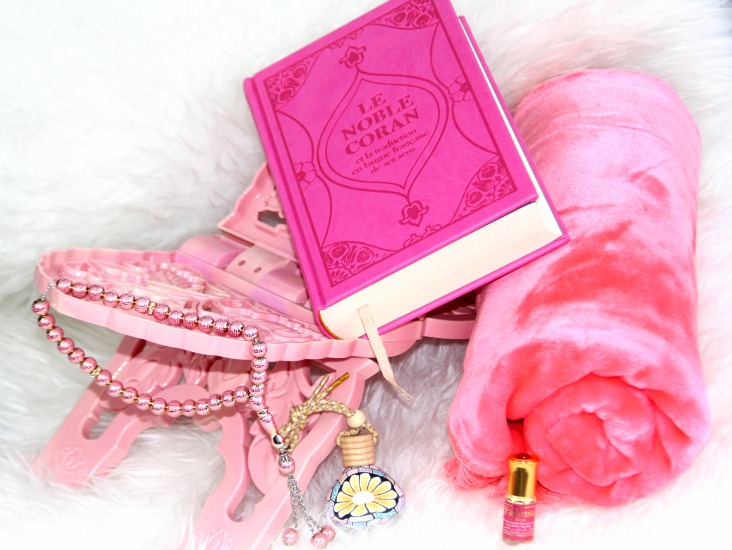 Coffret Cadeau islamique Rose pour Femme : Coran Rainbow (français/arabe) +  La Citadelle + Musc pour femmes + Mug personnalisé