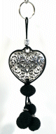 Pendentif / Porte-cles artisanal coeur en metal argente cisele et pompon en sabra - Noir