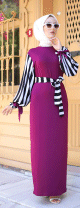 Robe longue pour femme musulmane - Ceinture et manches a rayures noir et blanc (Grande taille disponible) - Couleur fuchsia