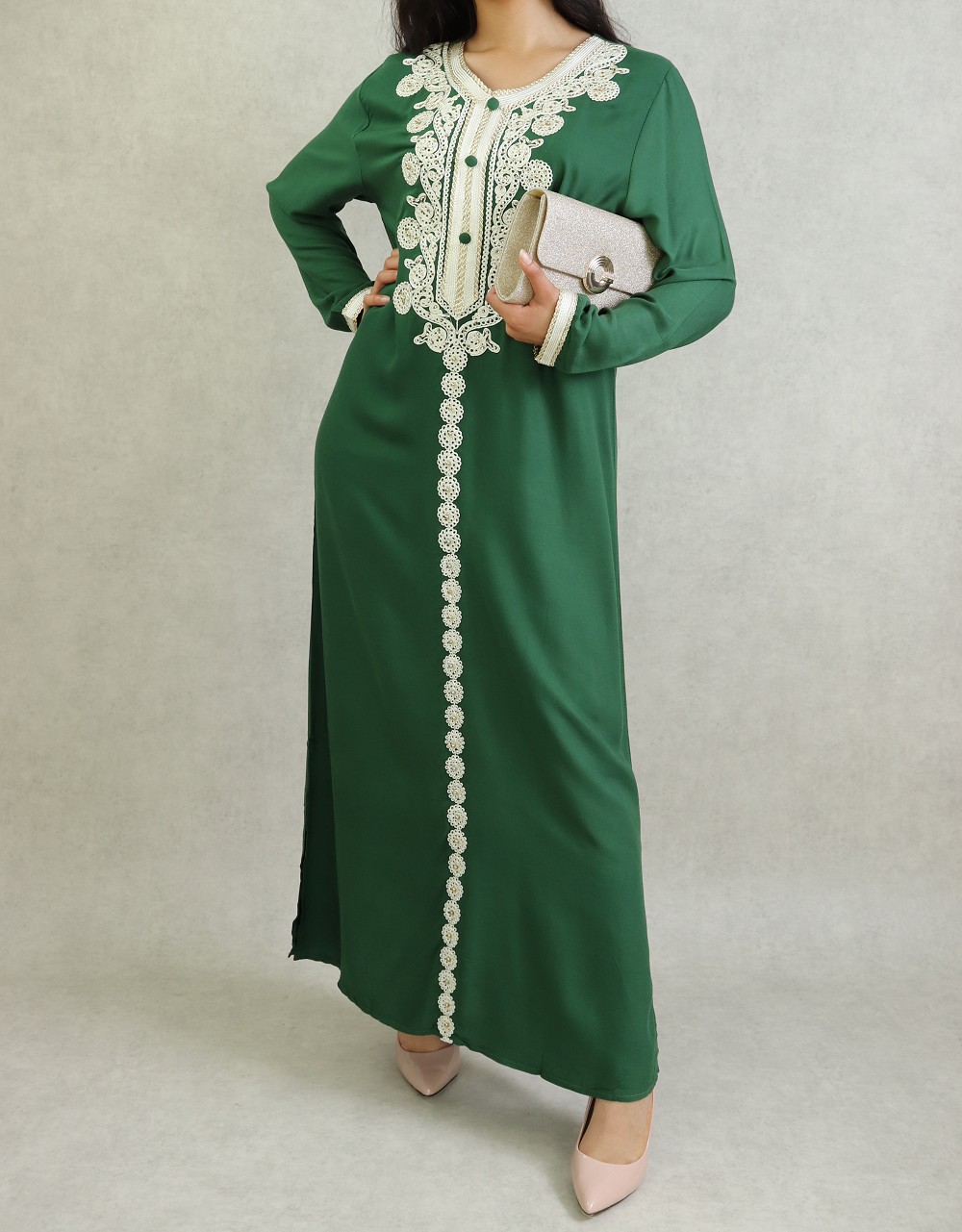 Robe longue style caftan algérien avec broderie et strass