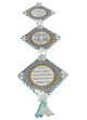 Tableaux decoratifs pendentifs en forme de losange tisses en bleu ciel et blanc sur le cadre avec versets coraniques